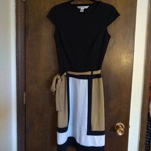 Geometric Tan/White/Black Short Work Dress